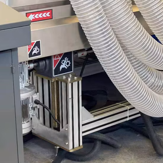 9-шпиндельный станок для плоской кромки стекла и изменяемой формы под углом Торцовочный карандаш Снятие фасок Промывка Надрез Сверление Гравировка Пескоструйная обработка Разлом Полировка Кромкообрезной станок